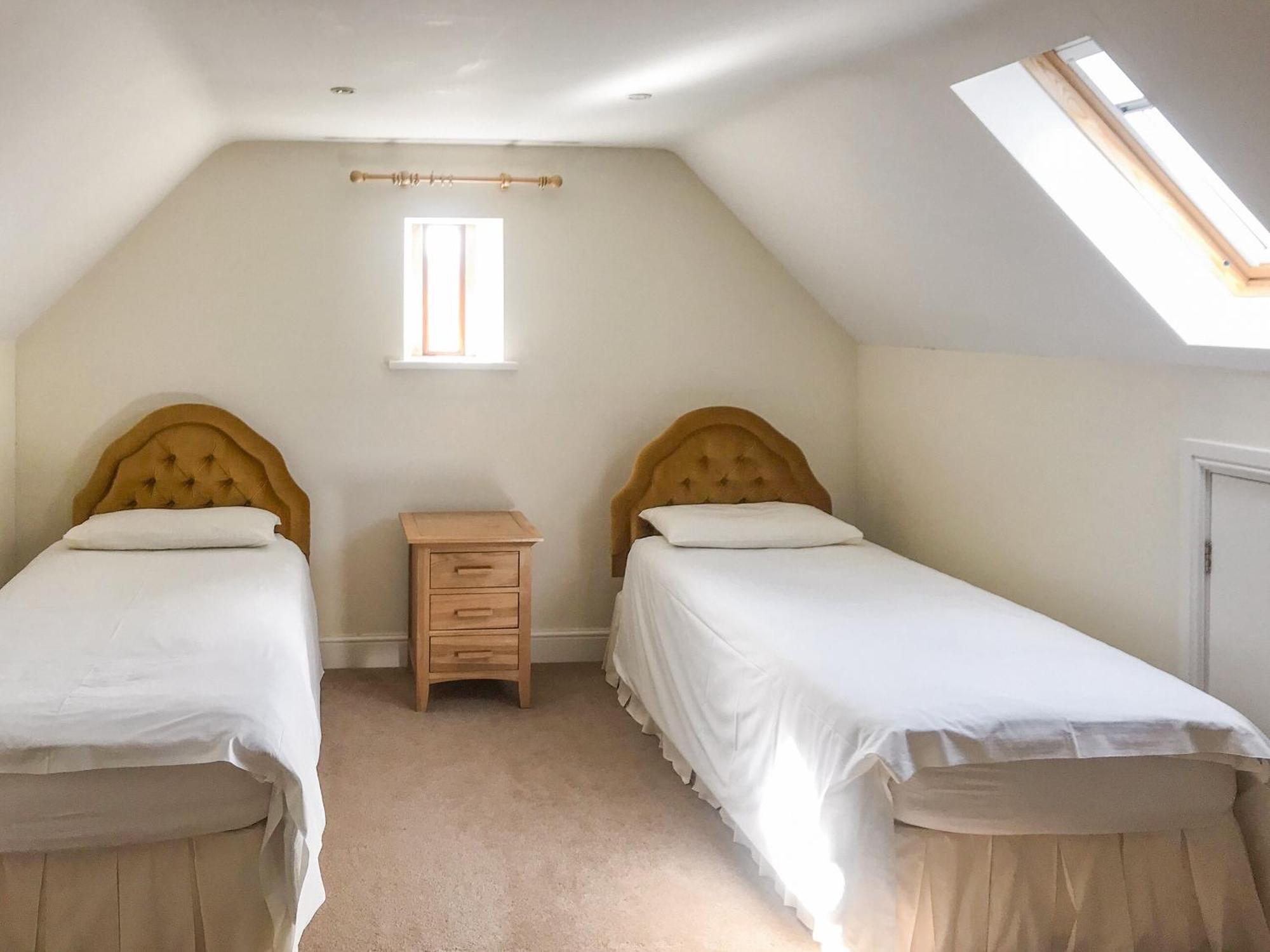 The Wagon House Villa Wellow  Exterior photo